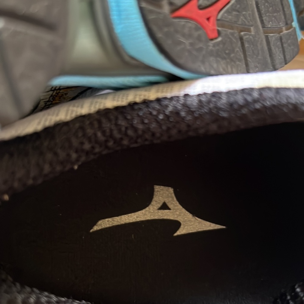 Worn twice - Picture 3 of 4